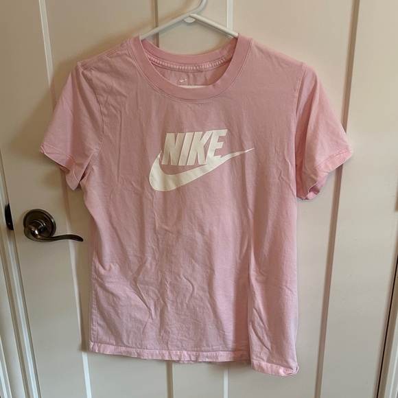 Nike Kids Light Pink Short Sleeve Tee, Youth Size L - Picture 1 of 4